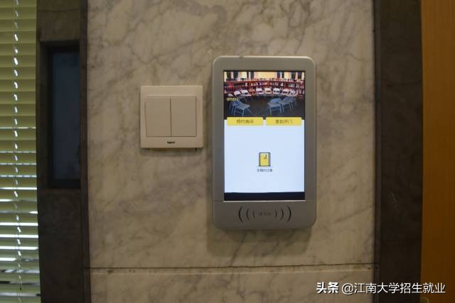 建筑面积52217平米，纸质馆藏255万册！世界读书日，打卡江苏这座