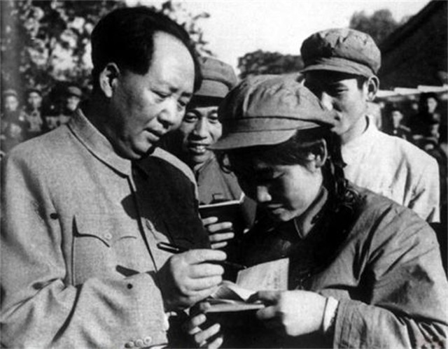 毛主席1956年就提出《论十大关系》，为何直到20年后才首次发表？