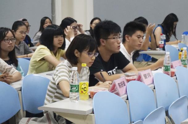 985大学现“奇葩”校规，禁止研究生有未婚性行为，违反将被记过