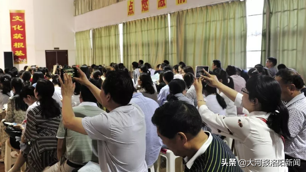 营造书香校园 润泽金色童年——孟津县“营造书香校园”展示交流活动在双语学校隆重举行