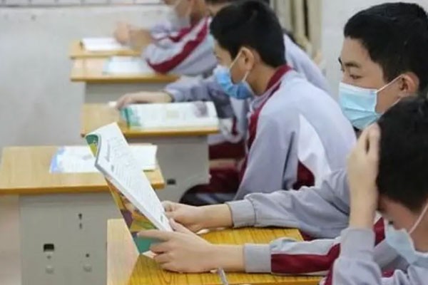 “取消英语”呼声高涨，学科地位受影响？辽宁、上海率先做调整