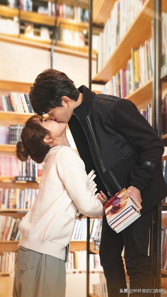 爱奇艺近五年最高热度值甜宠剧！《月光》上榜，《一生一世》第二