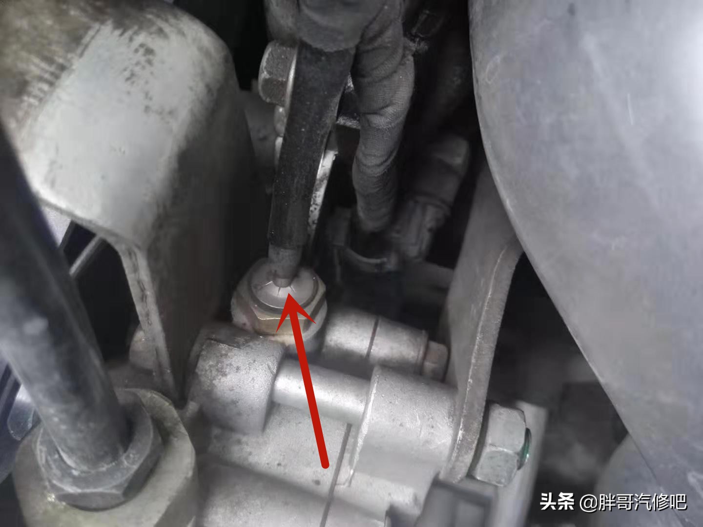 车辆打方向太重怎么办？胖哥教大家排查维修，技术篇
