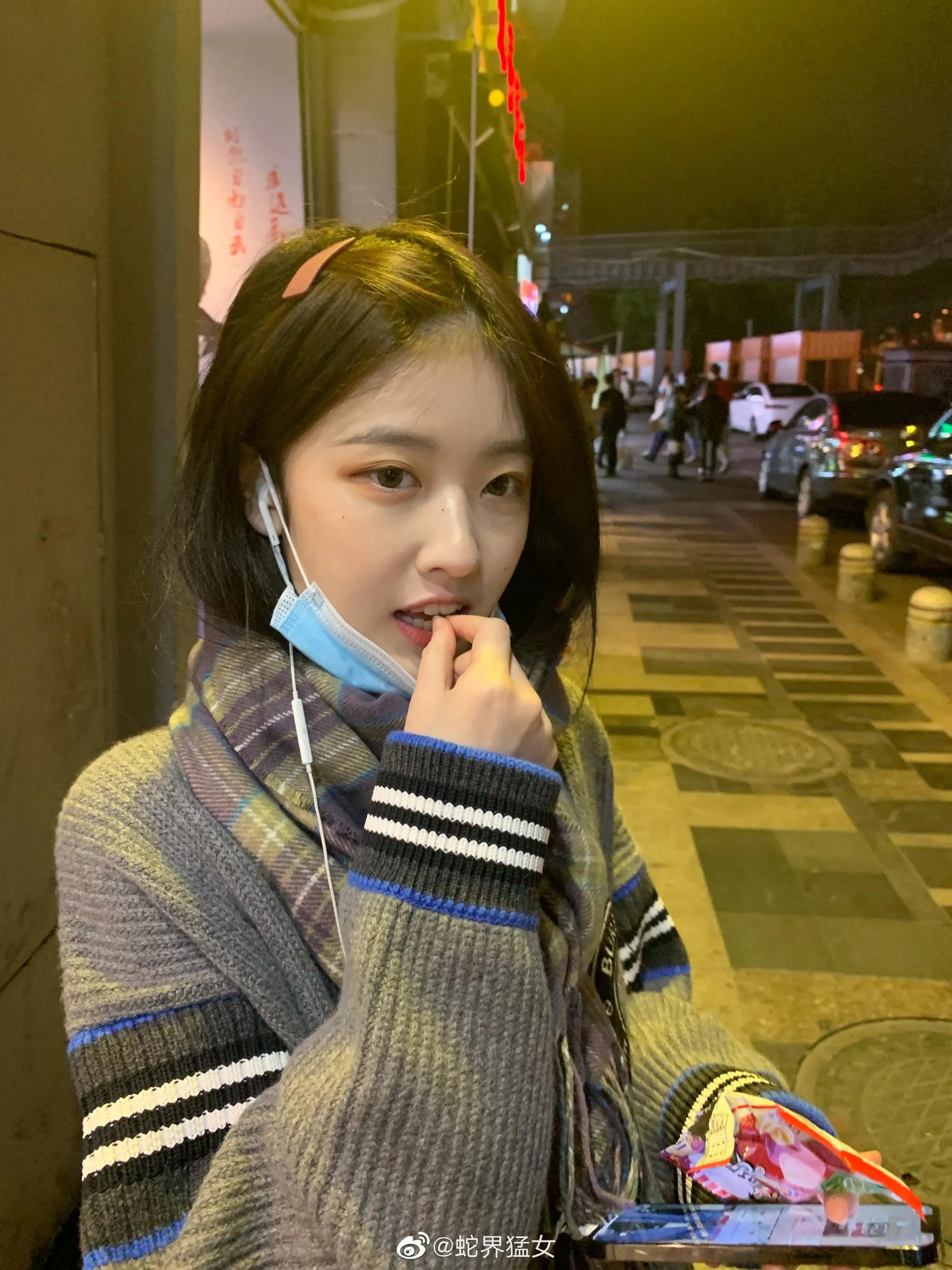 厦门大学校花(厦门大学校花佘颖欣多重)-骁龙网