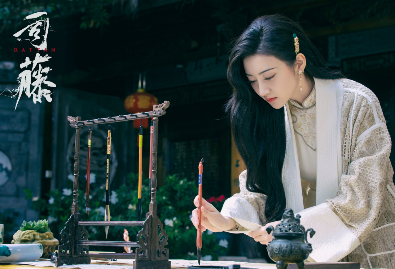 《司藤》出现重大剧情漏洞,司藤为何要进入山洞才跟赤伞对决?