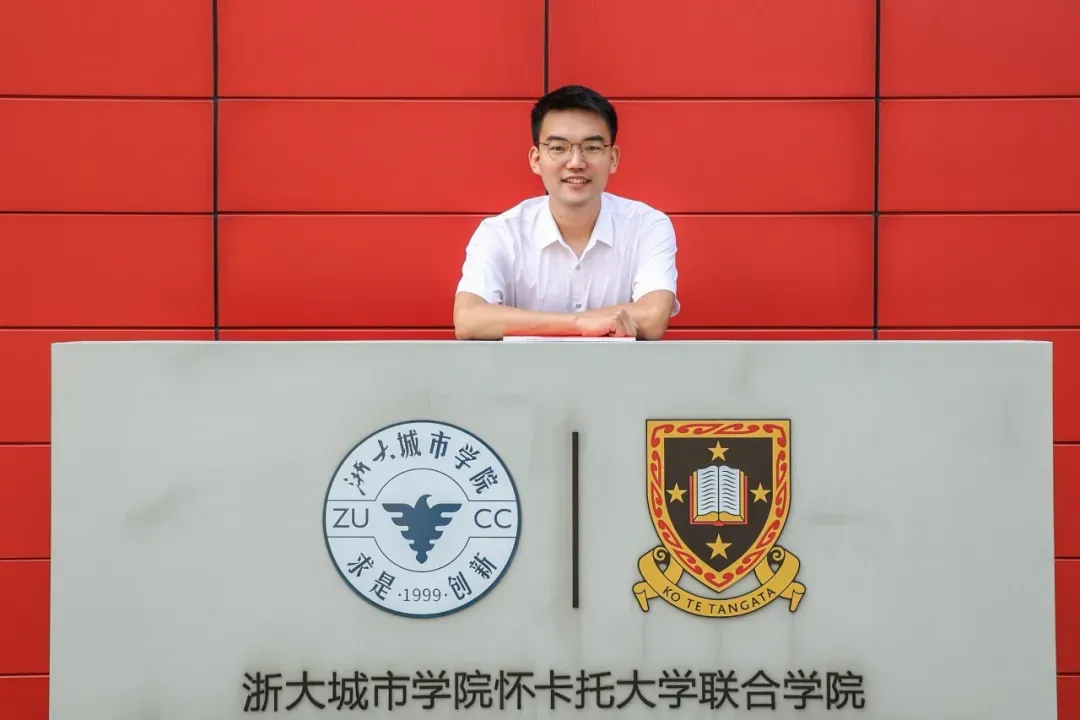 高学历！高颜值！浙江一高校2021级新生辅导员集体出镜，太惊艳