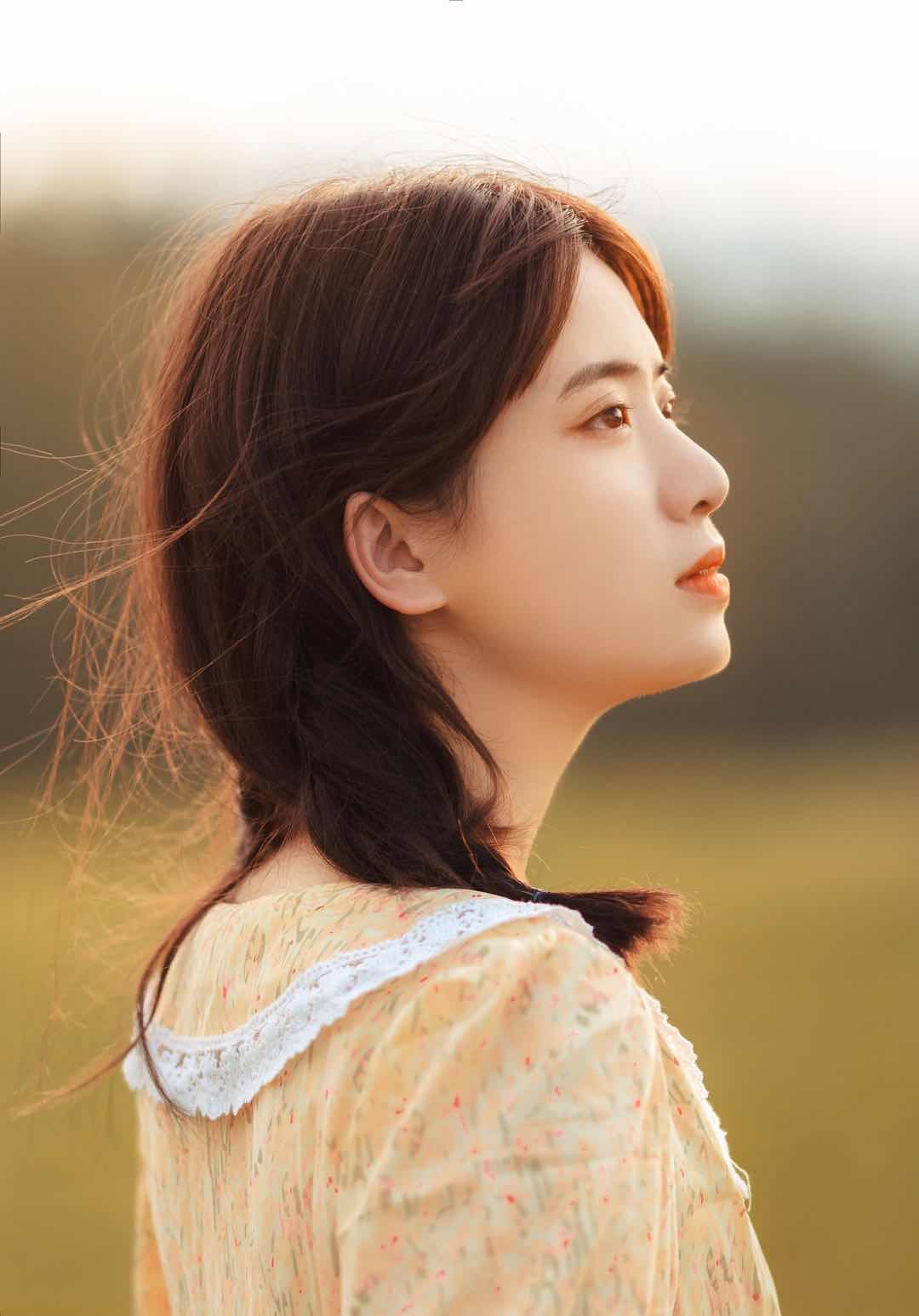 拍摄女生写真照,这7个更显自然好看的姿势,你都用过吗?