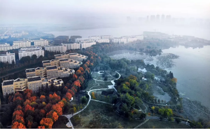 胡耀邦题写校名！全职院士“坐镇”！湖北这所高校还走出全国冠军