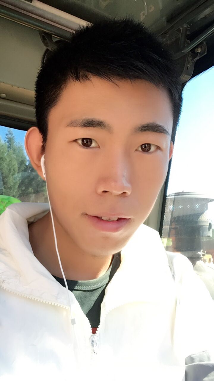 1992年出生的张男男(网名:幻樱空)是黑龙江绥化市明水县人,在做有声书