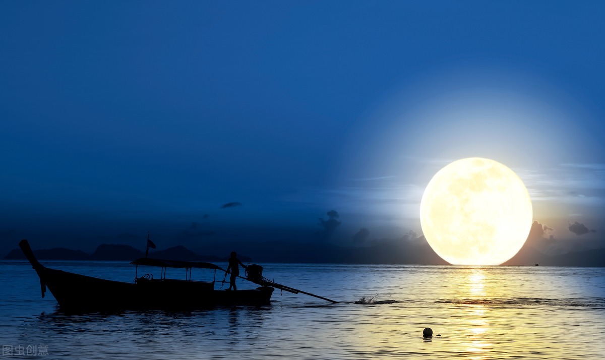 李白:举头望明月,低头思故乡.