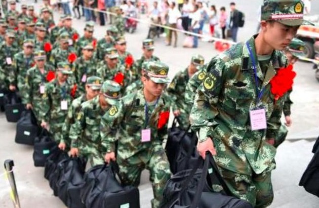 大学生参军入伍，退伍证的10大用处，想参军要提前了解