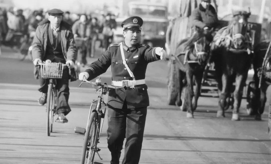 1988年，四川“白岩洞剿匪”：千名军警参与围剿，解放军出动支援