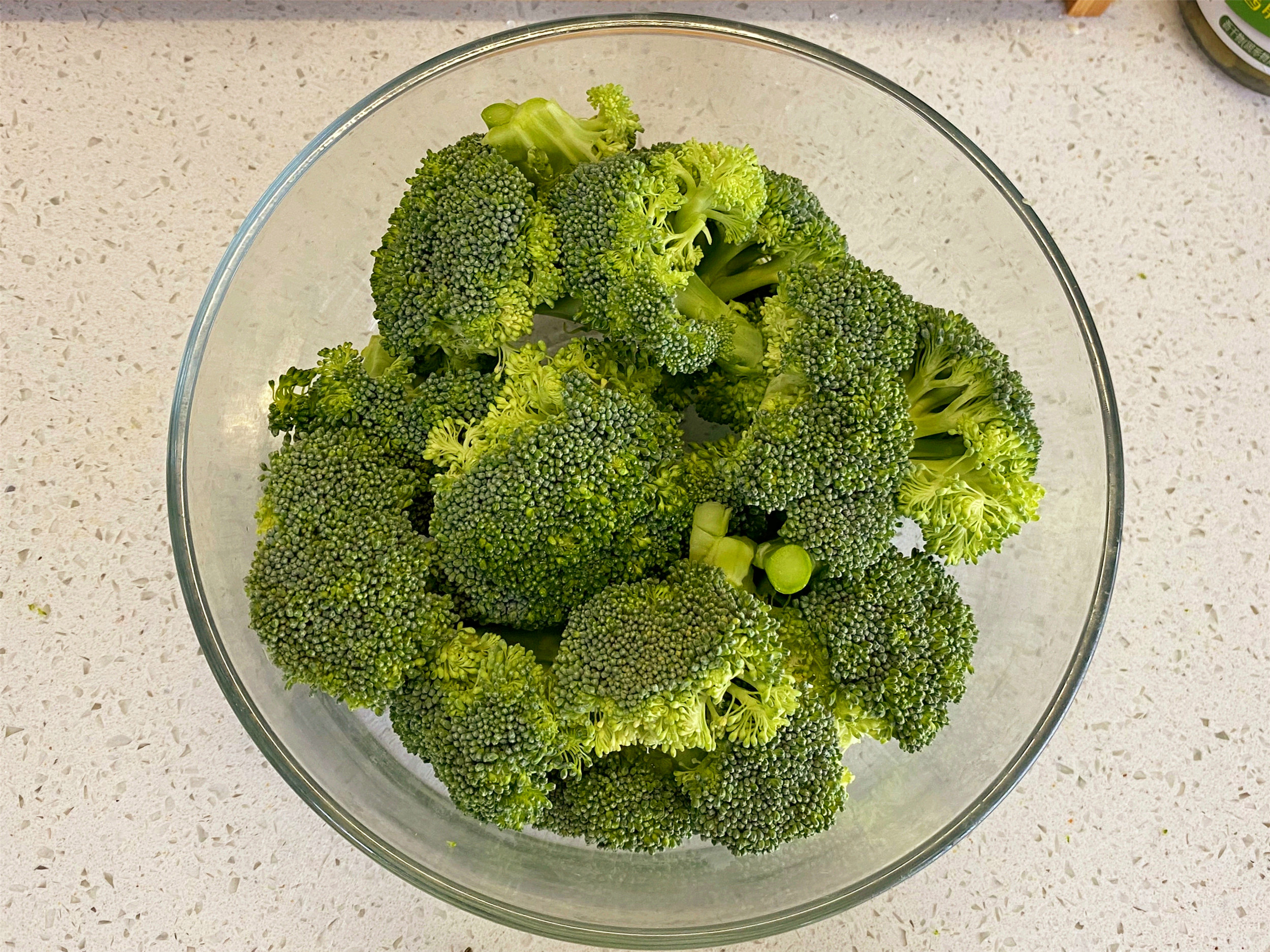 清水洗西兰花，和没洗差不多，教你3个窍门，灰尘虫卵自动跑出来