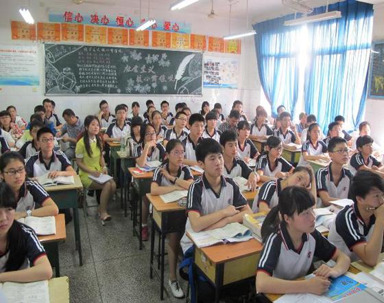 高三的一模和二模，哪次分数最接近高考？老师的回答让学生放心