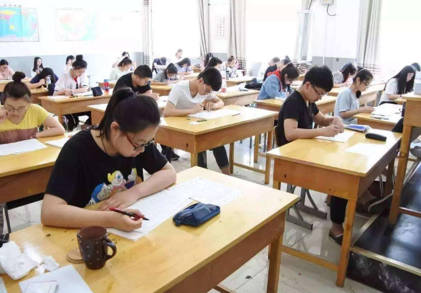 家长花10万补课费，学生高考成绩688分，为什么被人嘲笑？