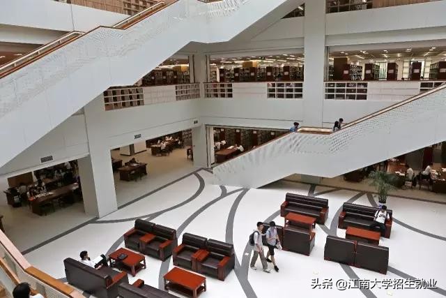 建筑面积52217平米，纸质馆藏255万册！世界读书日，打卡江苏这座