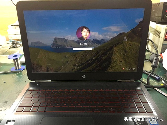 三修HP暗夜精灵Q173笔记本不开机，被做了手脚，原来是这儿坏了