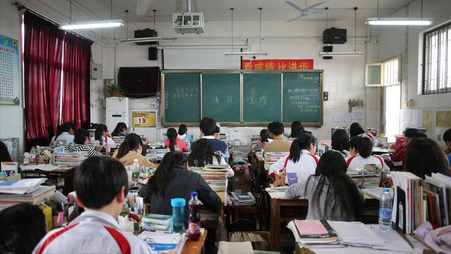 湖北理科状元总分725，班主任曾让班里44人考上重点大学