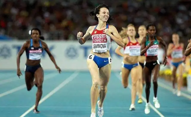 跑800米的技巧（800米跑步技巧不累又快）