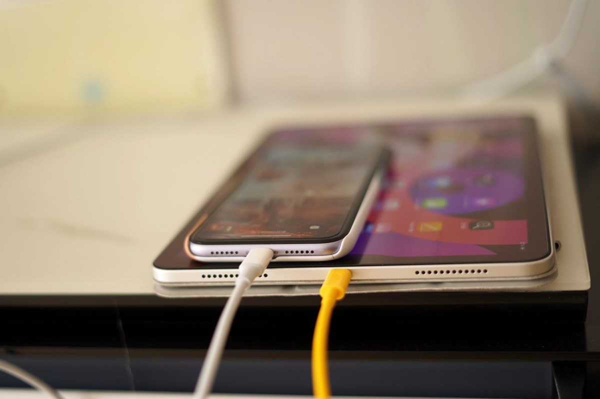 IPhone 13系列快充头哪家强 论性价比还是努比亚小方糖