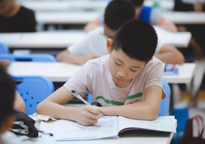 高考最新改革：英语降至50分，体育增至50分，开始抓素质教育了？