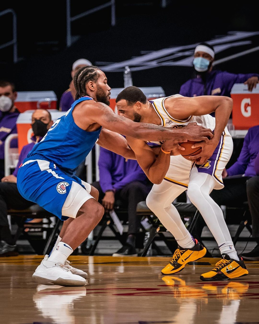 霍顿为什么能打nba(詹眉拦不住他！3战狂轰70分，自称降维打击，20岁状元啥来头)