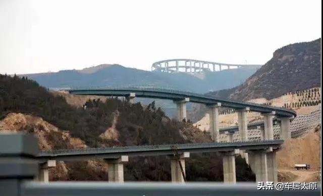 太原天龙山网红桥每天万人到此一游