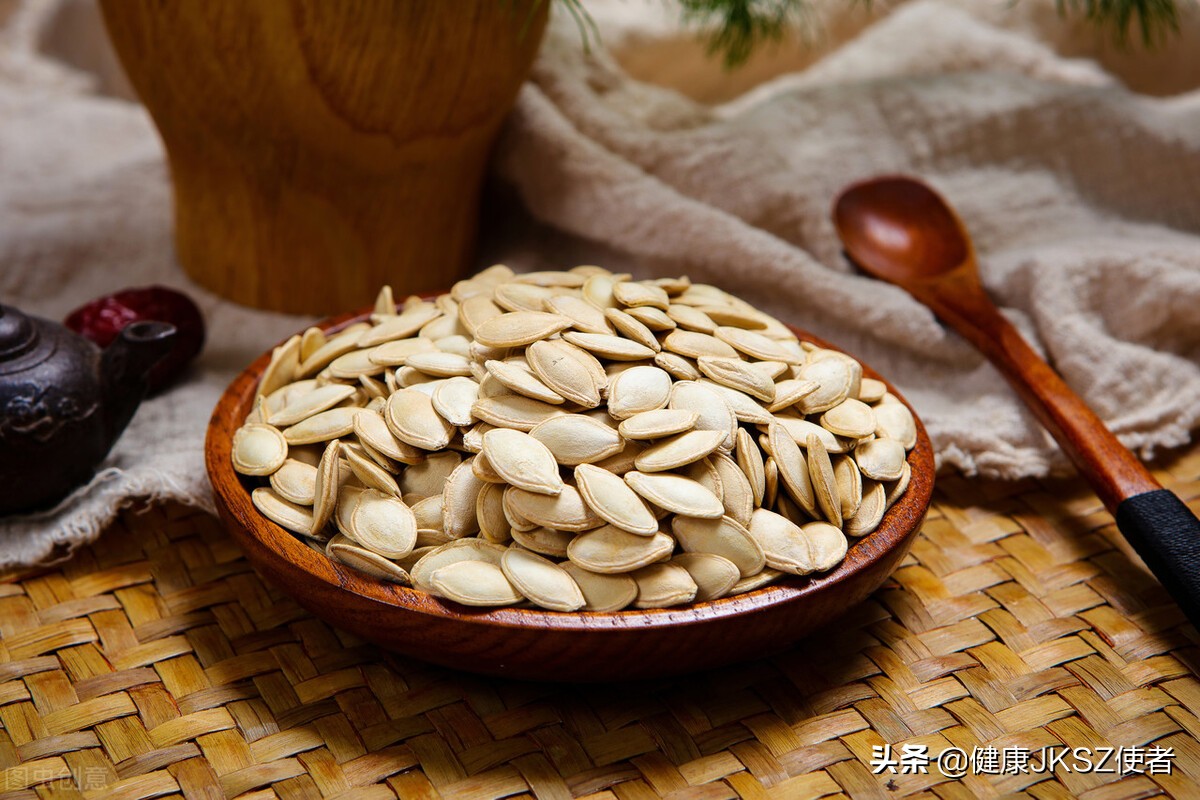 炒南瓜籽的作用和功效营养价值及禁忌详解
