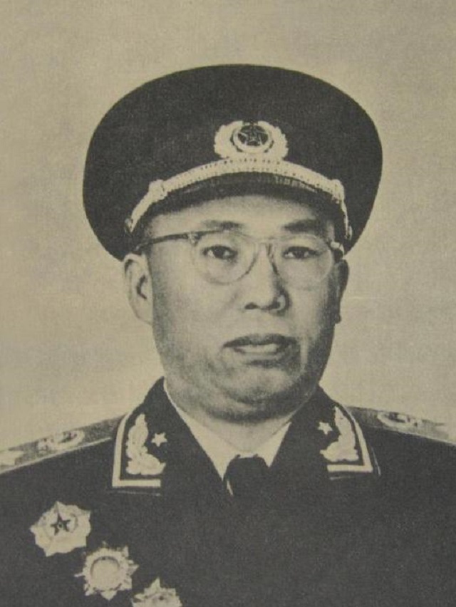 十大元帅，单论战功谁排第一？毛主席又给予了他们怎样的评价？