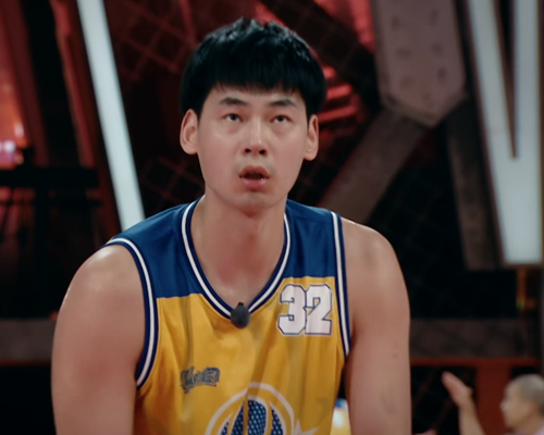 最强nba练习为什么这么难(这就是灌篮：一手好牌的郭艾伦，为什么又垫底？阅读比赛能力不足)