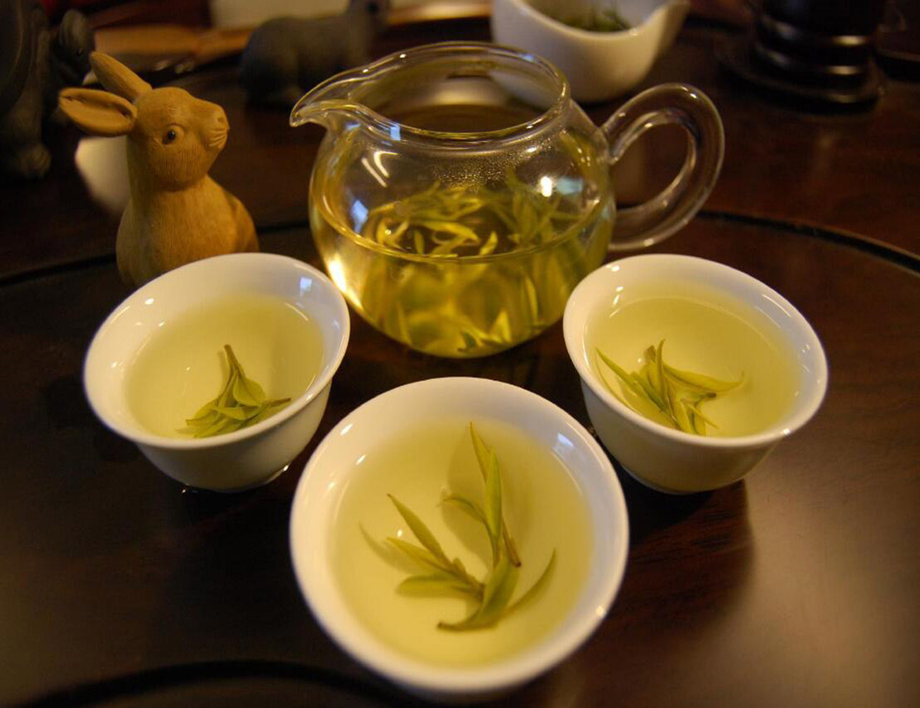 黄茶茶汤颜色图片