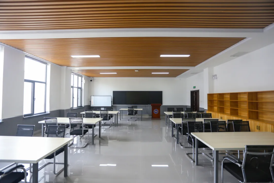 坐拥8000平独立大楼！硬件设施豪华！东北超火学院，今年正式招生