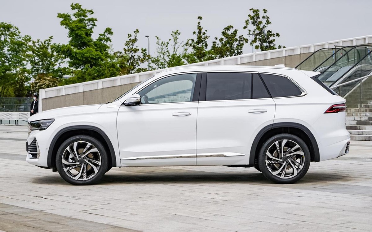 豪华感不输BBA，推荐2款15-30万能够入手的SUV，家用选它们准没错
