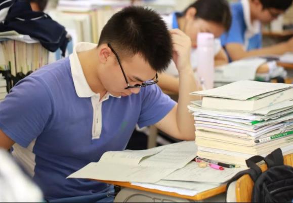 江苏高考分数线偏低遭质疑，又是数学惹的祸？葛大爷笑称不背锅