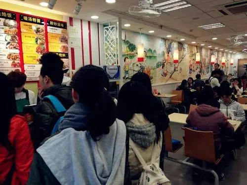大学生最爱吃什么快餐（大学生创业开快餐店）