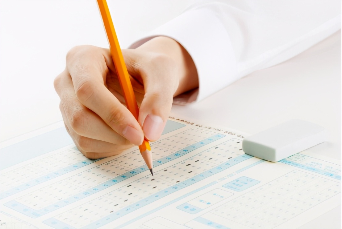 高三的一模和二模，哪次分数最接近高考？老师的回答让学生放心