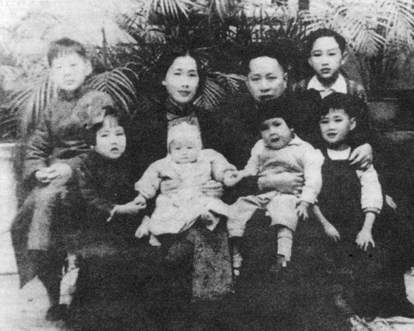 叶挺妻李秀文：主动陪夫软禁，养育9个儿女，39岁和丈夫共牺牲