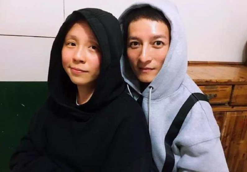 龙丹妮和李维嘉龙丹妮和李维嘉是什么关系