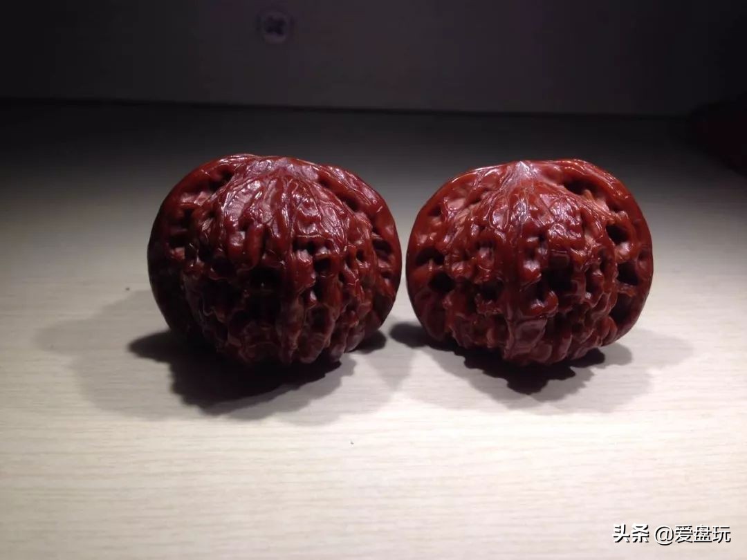 男人手串玩成这样,才叫帅气(虎骨珠子怎么辨别真假) 第4张