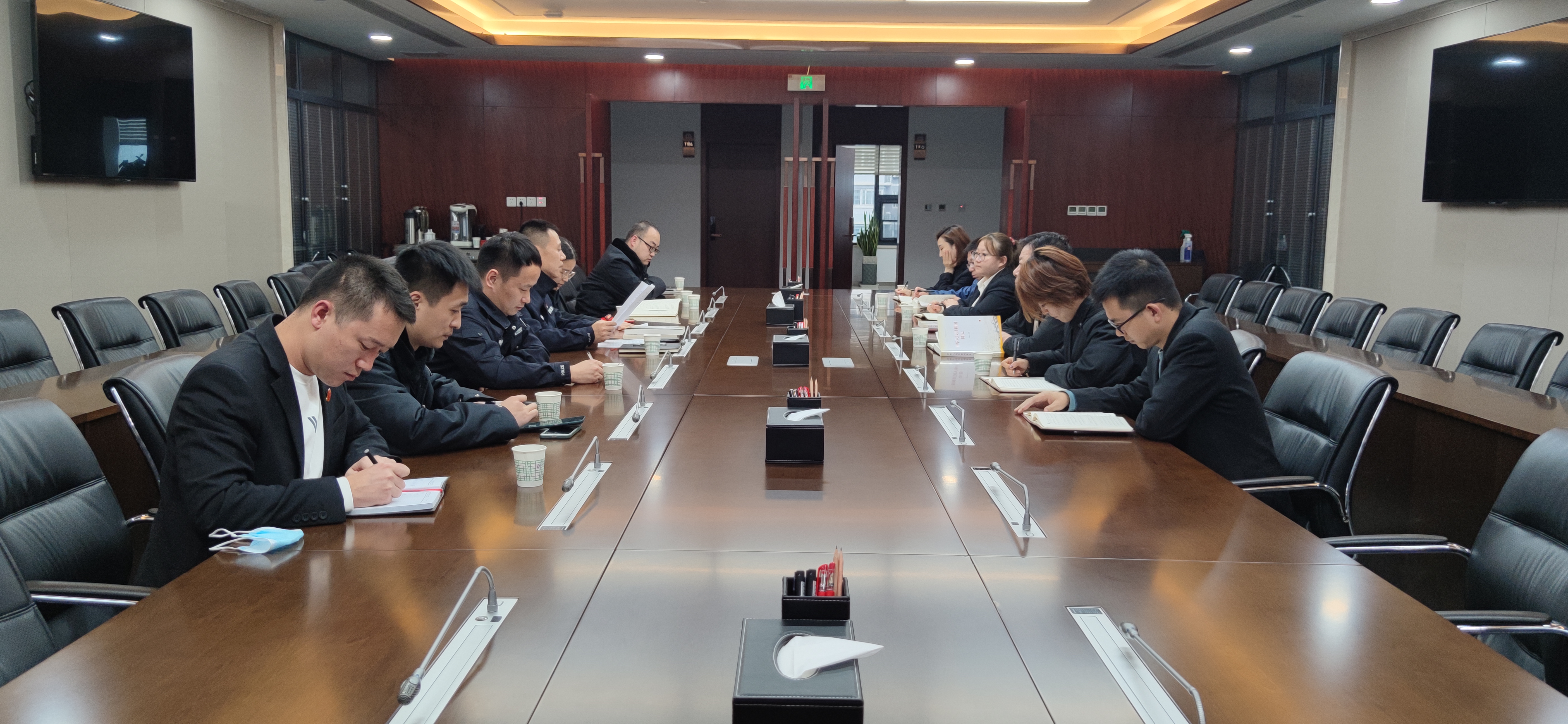 西安雁塔法院积极开展全国模范法官杨军同志先进事迹学习宣传活动