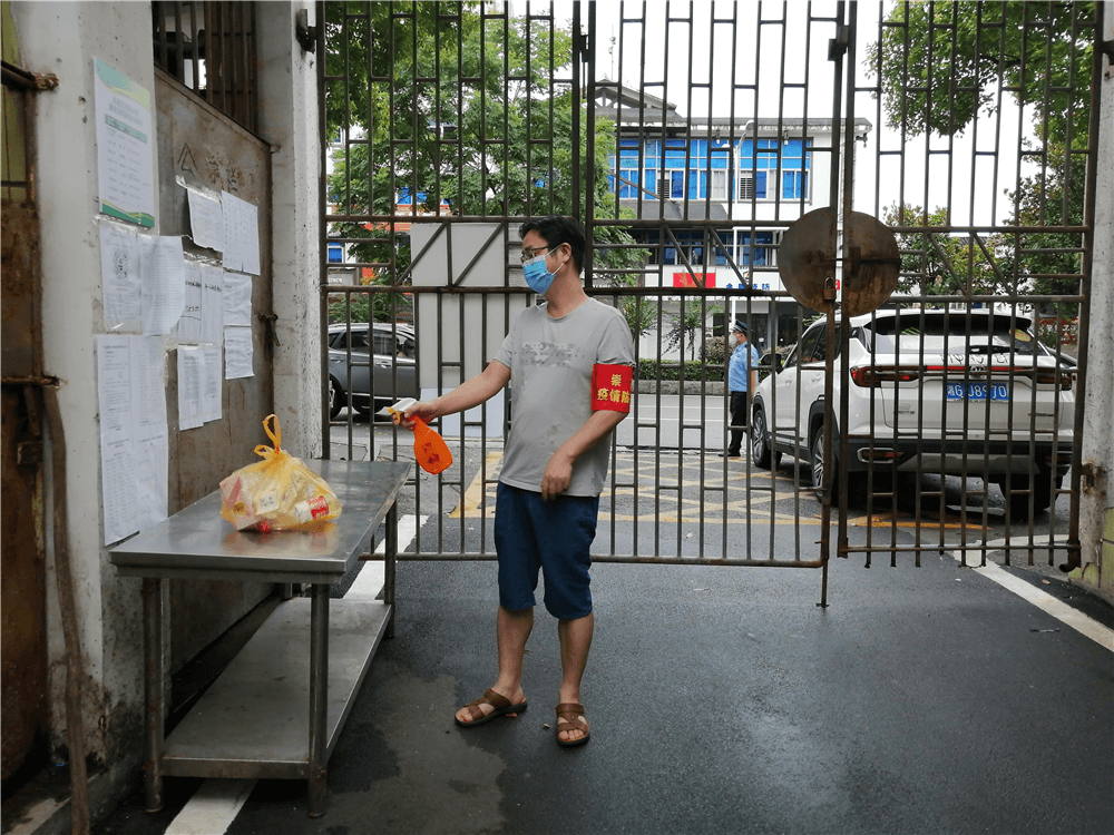 一名党员就是一名战士！张家界航空工业职业技术学院抗疫在行动