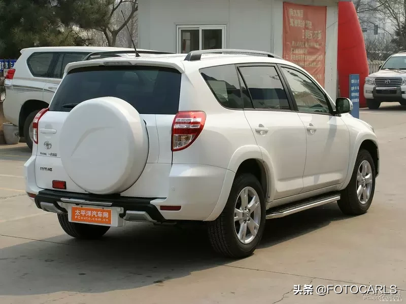 实拍第四代丰田RAV4荣放，近七年改款，小书包不在你不买？