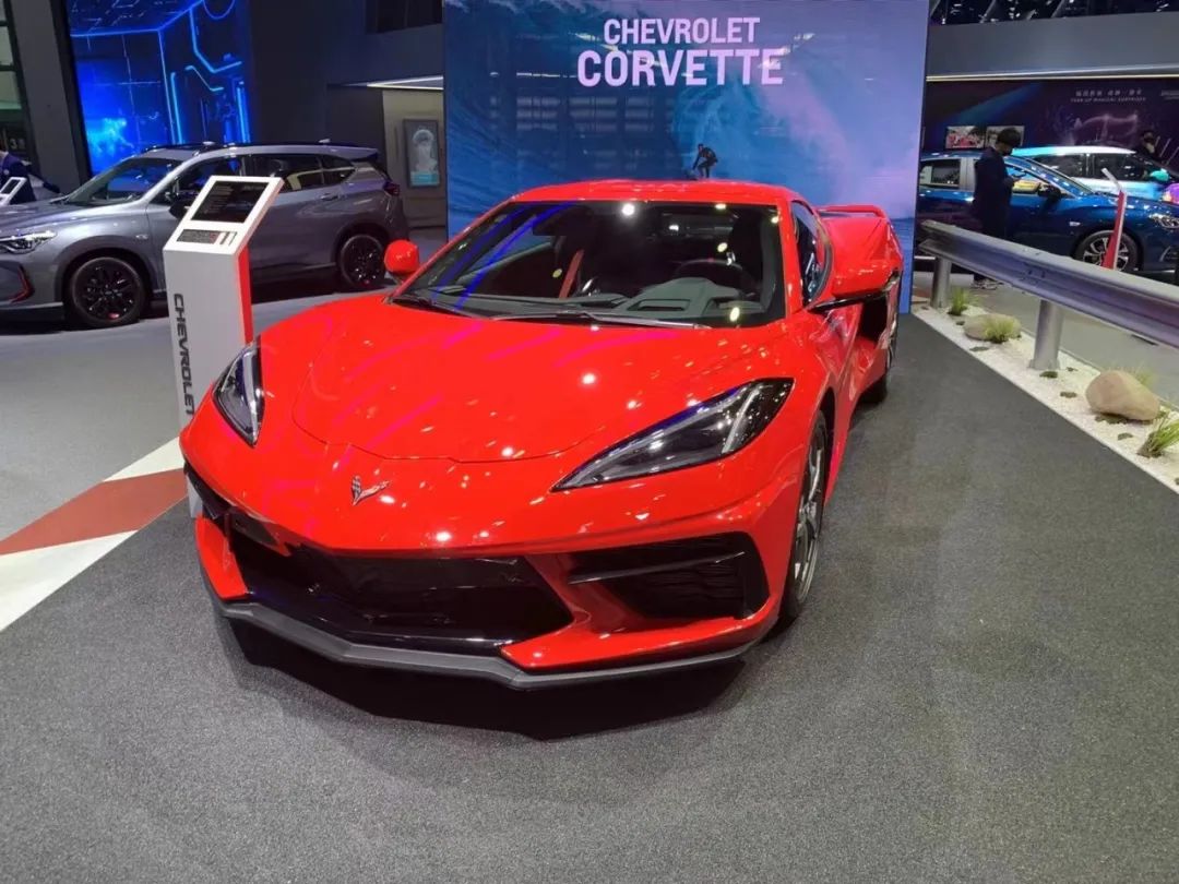 升功率120马力的自吸V8？这可是2021年啊……