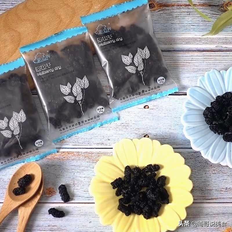 清水洗桑椹，跟没洗一样！水里撒一把，虫卵脏物自动跑出来