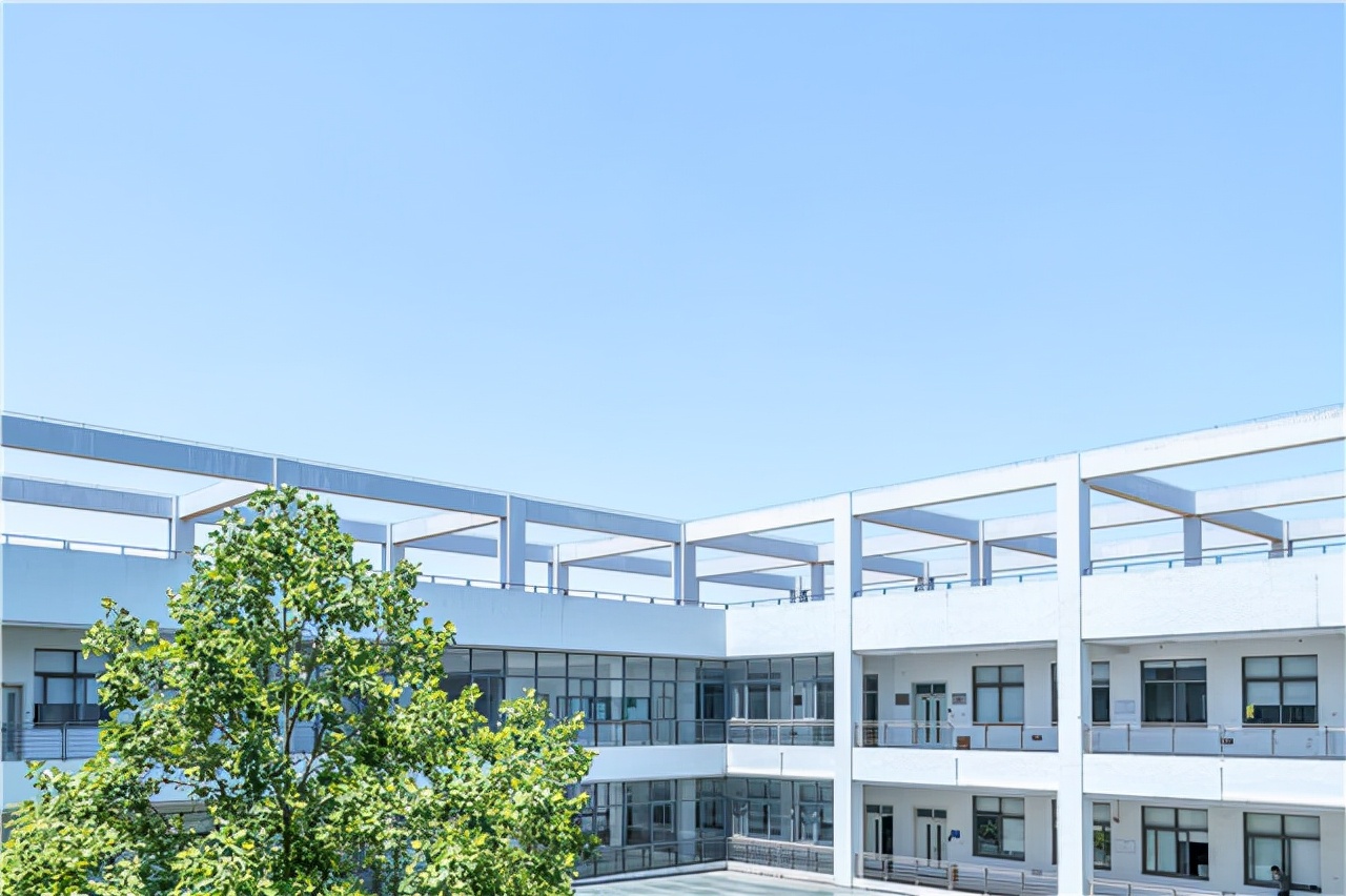 收了课后托管服务费后，老师的收入有多高？一起来算个明白账