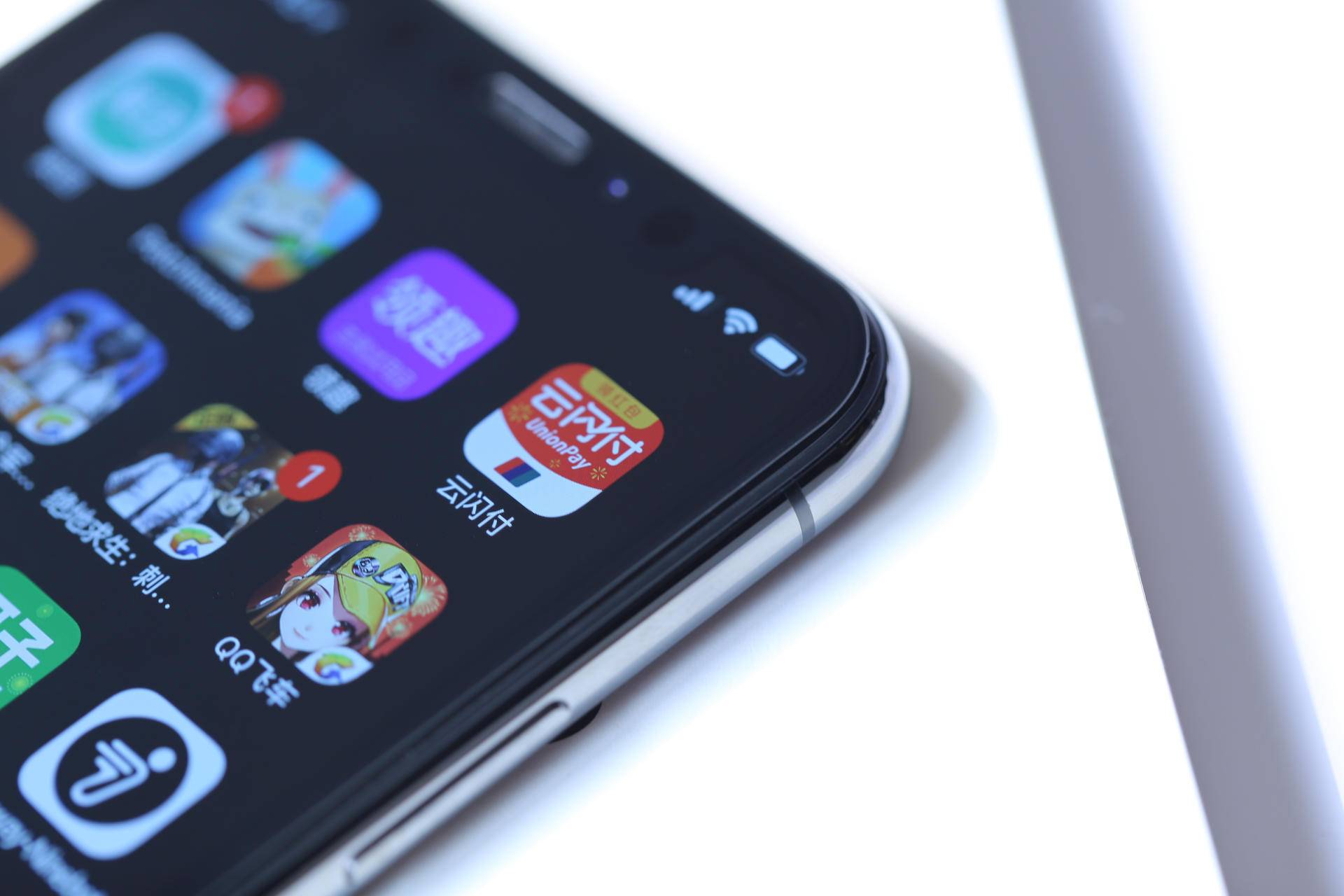 朋友88元入手某品牌iPhone钢化膜竟一摔就碎！不如看看这款吧