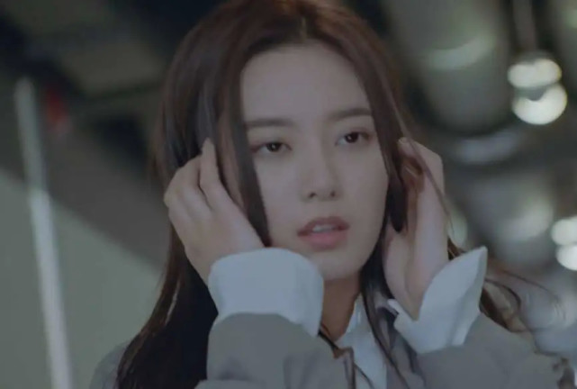 这是吻戏最多的一部剧了吧，男主陈宥维才23岁，难为他了