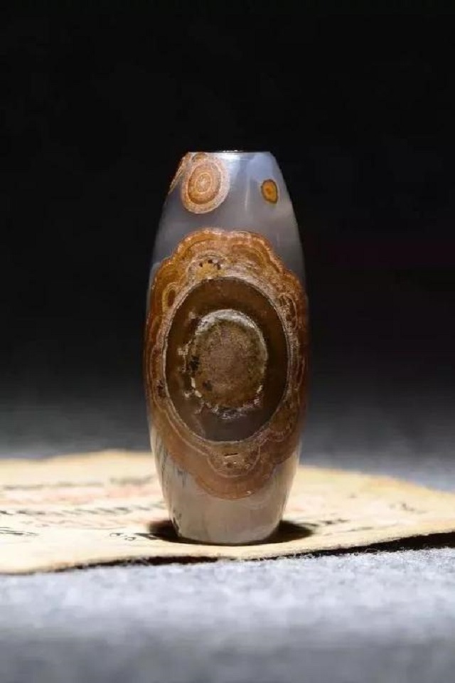 李连杰脖中挂九眼天珠，价值上亿全球仅两颗，马未都：用钱买不到