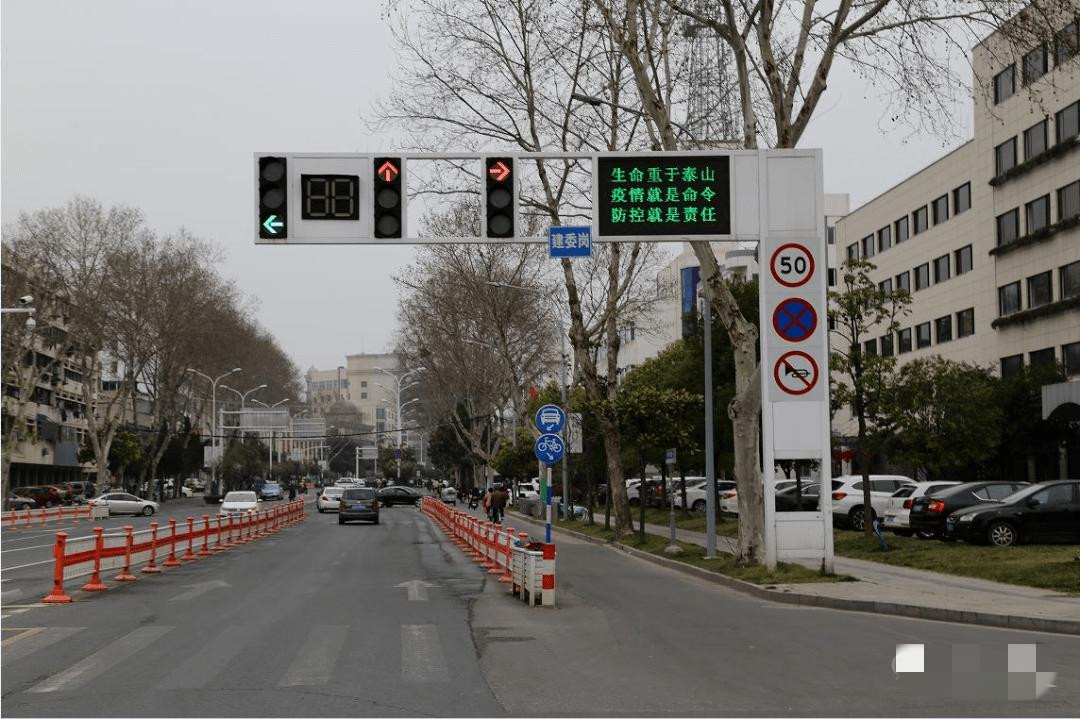 右转为圆饼灯，红灯右转为何被判闯红灯，经常去外地的司机要注意