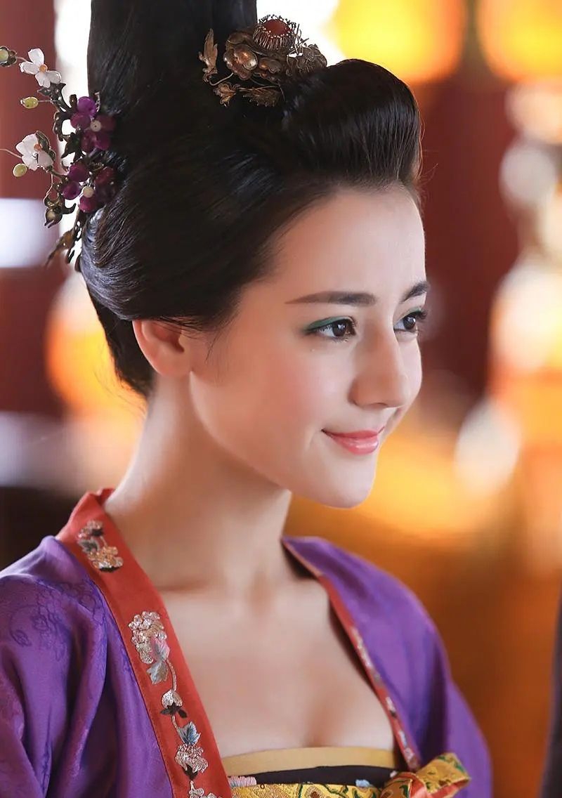 实力偶像兼具的小花旦，迪丽热巴的影视剧角色盘点